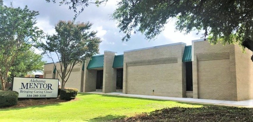 2401 Fairlane Dr, Montgomery, AL 36116